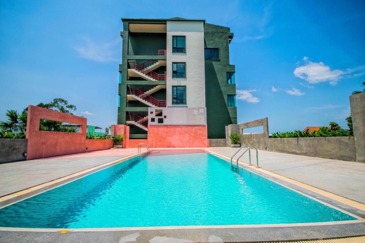 Comet Hotel Surat Thani Zewnętrze zdjęcie