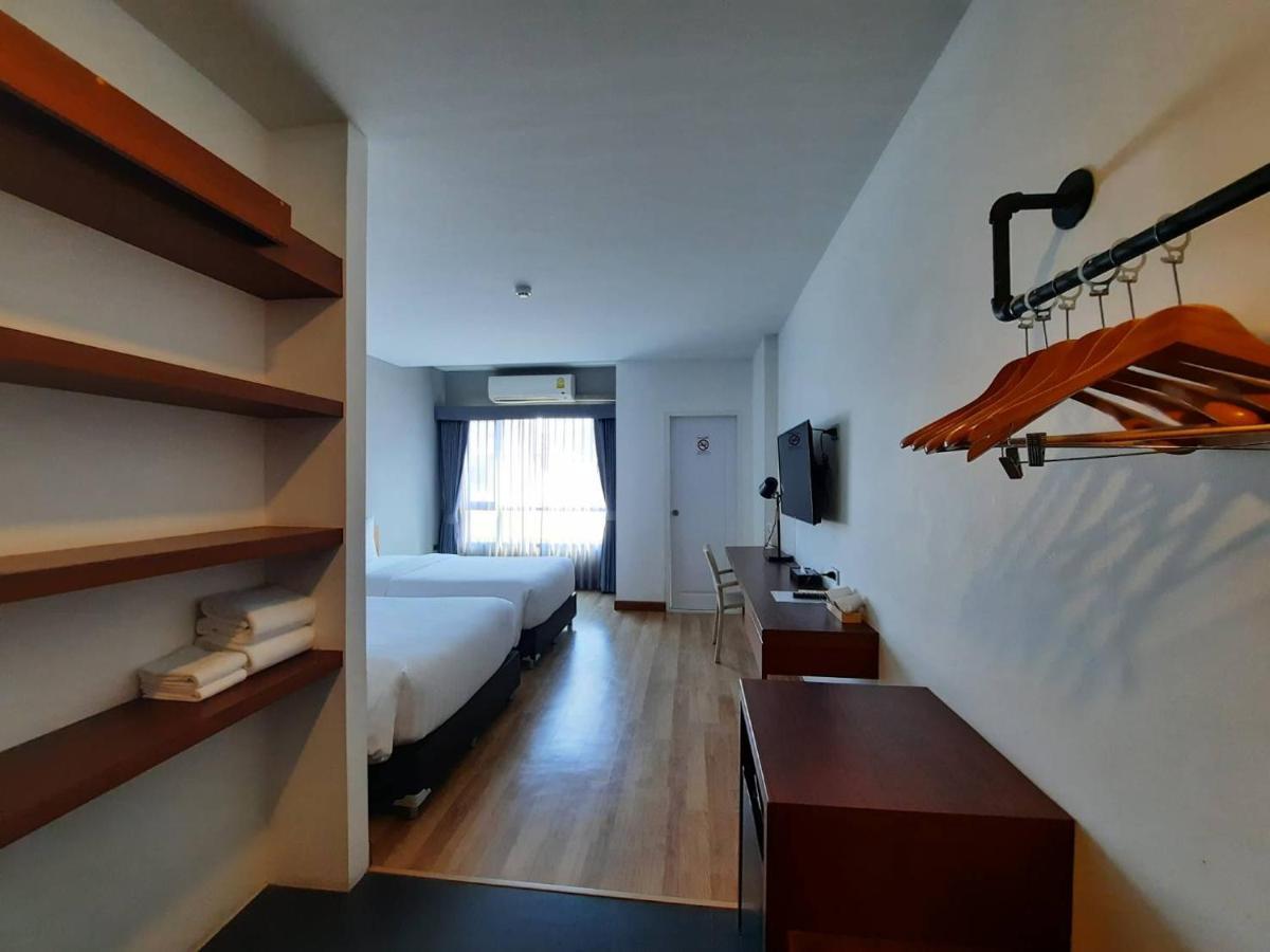 Comet Hotel Surat Thani Zewnętrze zdjęcie