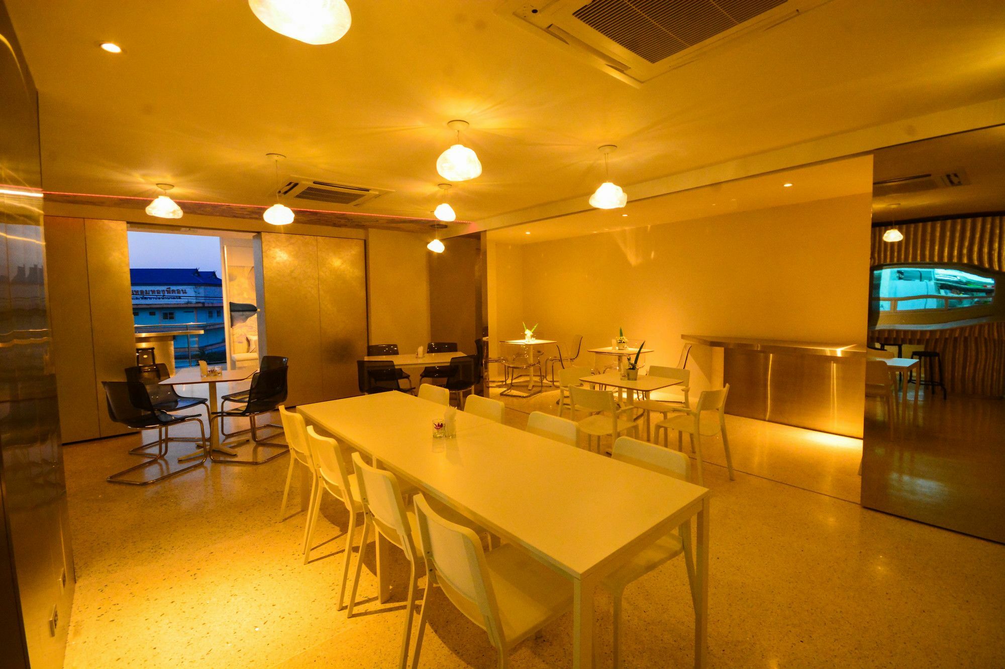 Comet Hotel Surat Thani Zewnętrze zdjęcie