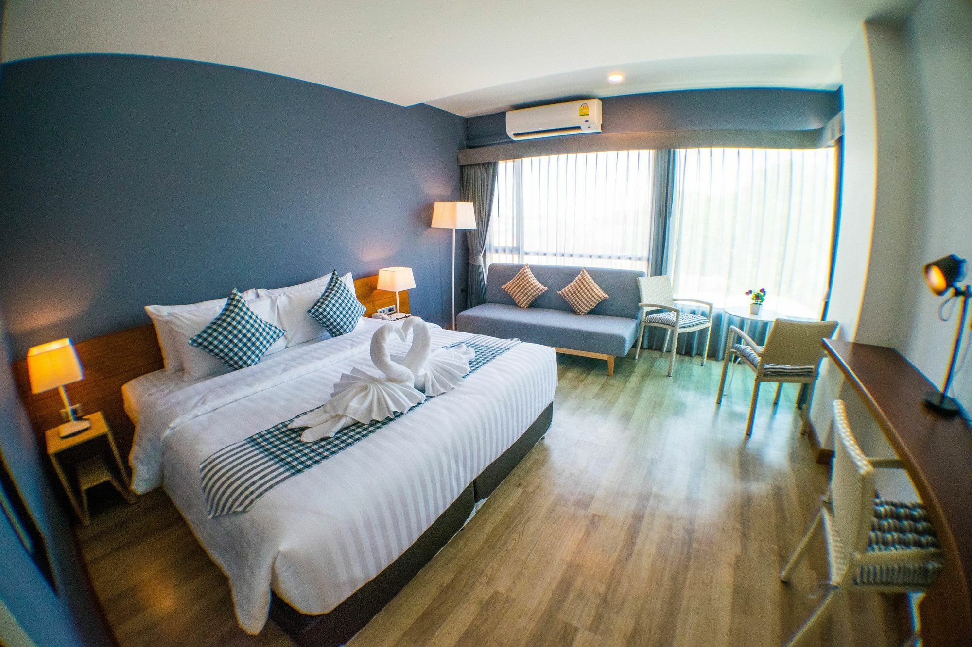 Comet Hotel Surat Thani Zewnętrze zdjęcie